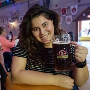 Meet your Posher, Alia